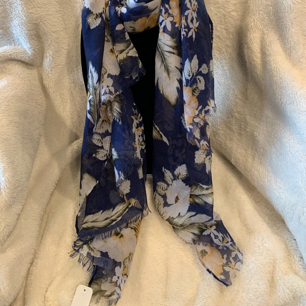 Navy Flower Scarf / Shall